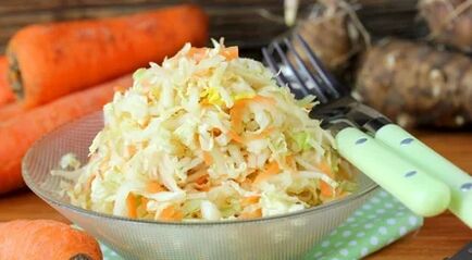 Salad made of sauerkraut and Jerusalem artichoke